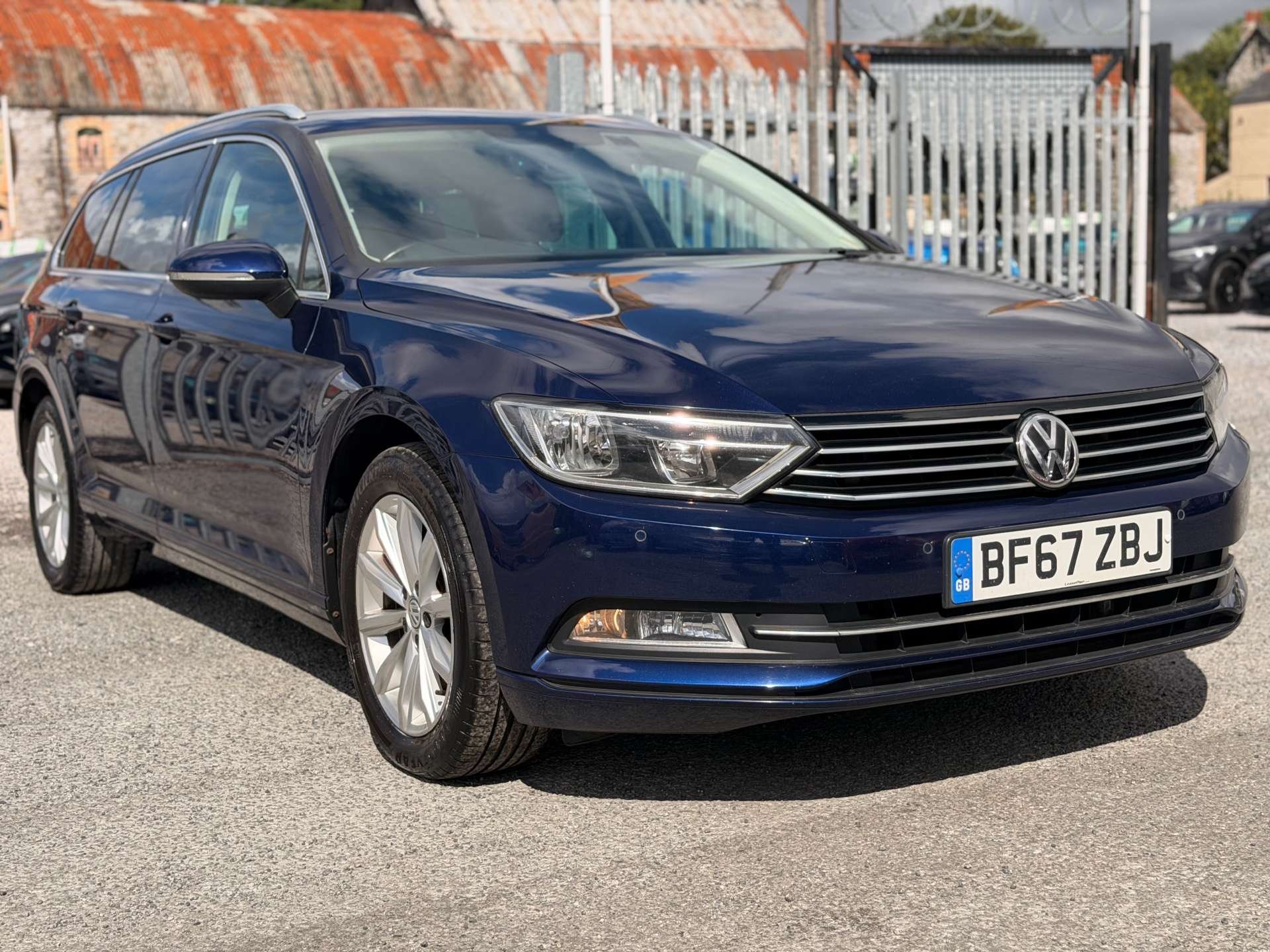 Volkswagen Passat listing photo