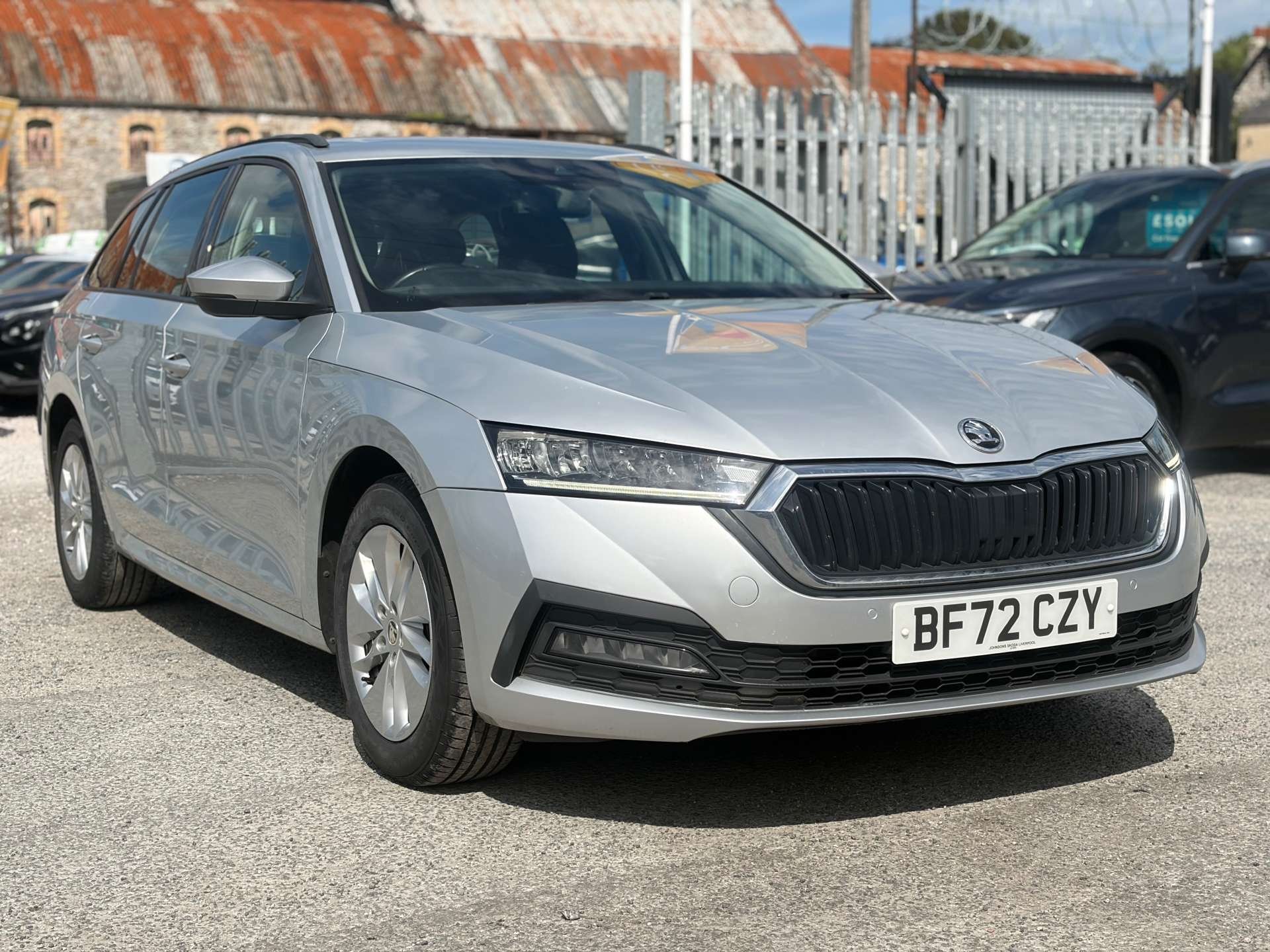 Skoda Octavia listing photo