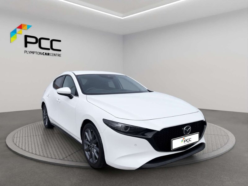 2022 MAZDA 3 BODY HATCHBACK MILEAGE 16,000 YEAR 2022 FUEL TYPE PETROL GEARBOX MANUAL ENGINE... photo